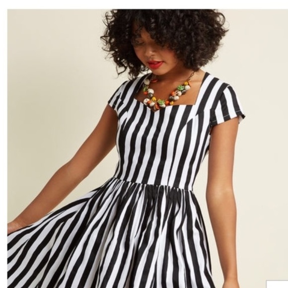 Modcloth Dresses & Skirts - Modcloth Banned Heart to Heart Striped Dress